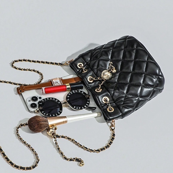 Luxe Vegan Leather Gold Tone Adjustable Chain Quilted Small Bucket Bag - Picture 7 of 11